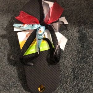 Kids size 11/12 Olaf frozen flip flops
